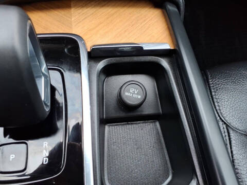 2023 Volvo XC90 B5 Plus Bright Theme