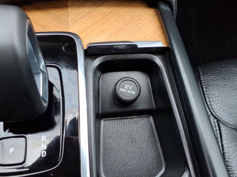 2023 Volvo XC90 B5 Plus Bright Theme