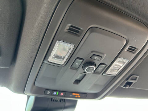 2025 GMC Yukon Elevation