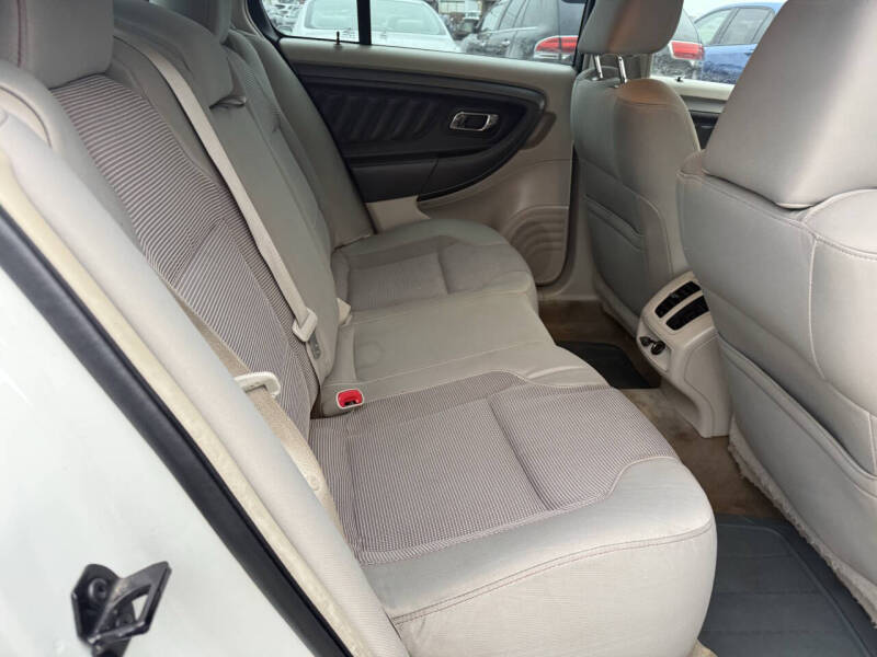 2011 Ford Taurus SEL