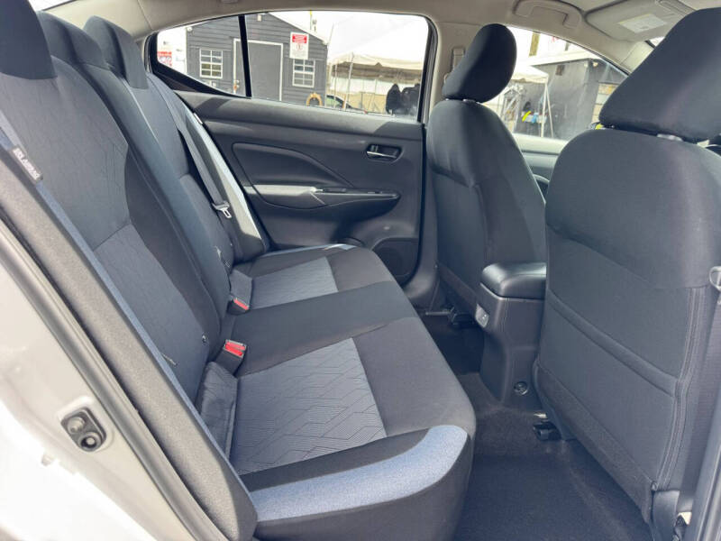 2025 Nissan Versa SV