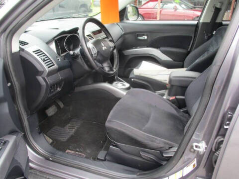 2009 Mitsubishi Outlander ES