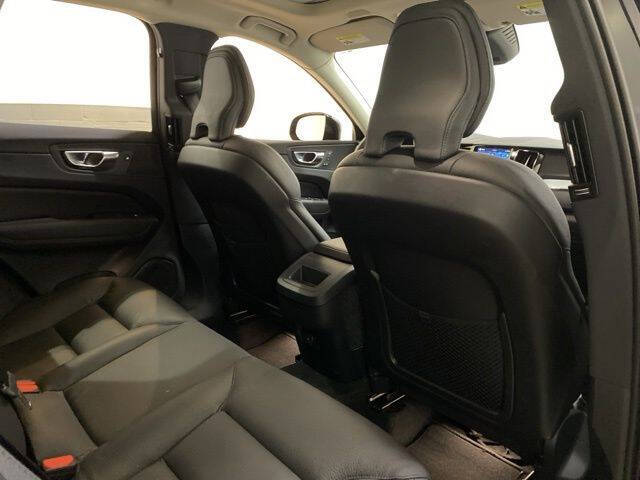 2025 Volvo XC60 B5 Plus Dark Theme