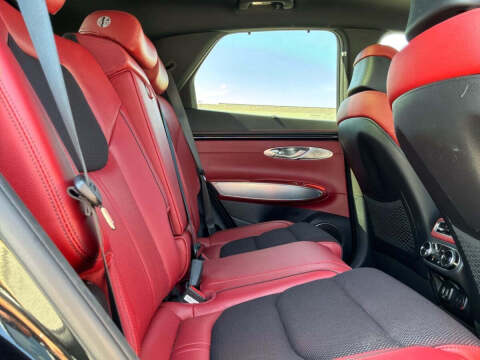 2023 Genesis GV70 2.5T Standard