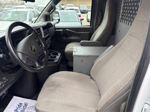 2022 Chevrolet Express 2500