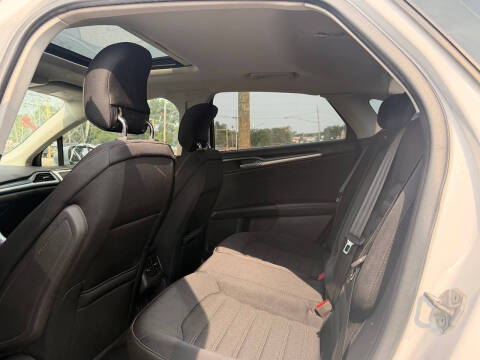 2014 Ford Fusion SE