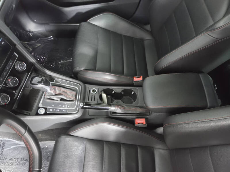 2020 Volkswagen Golf GTI SE