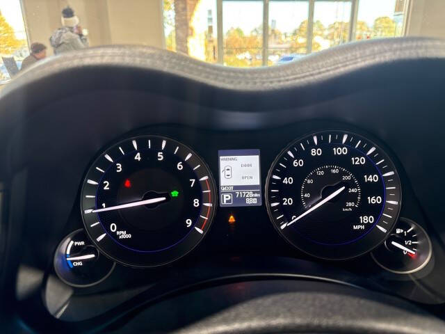 2016 Infiniti Q70 Hybrid