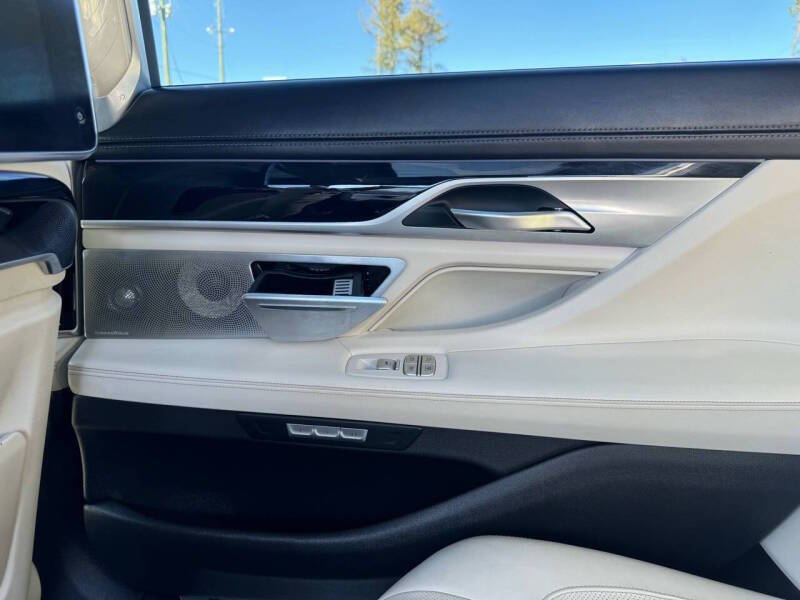 2017 BMW 7 Series M760i xDrive