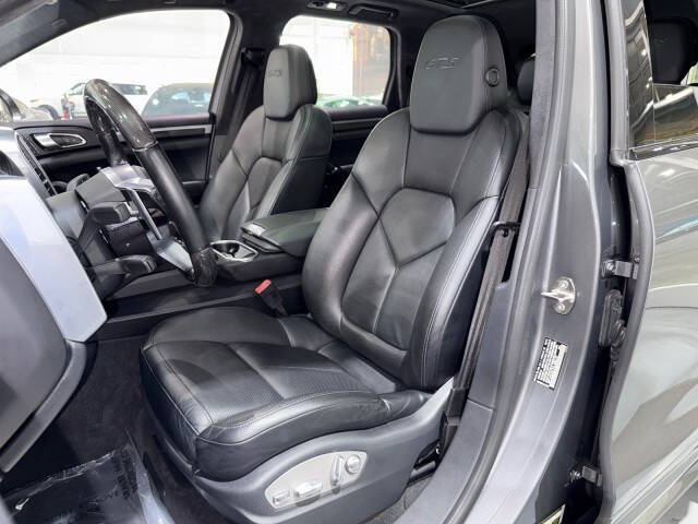 2017 Porsche Cayenne GTS