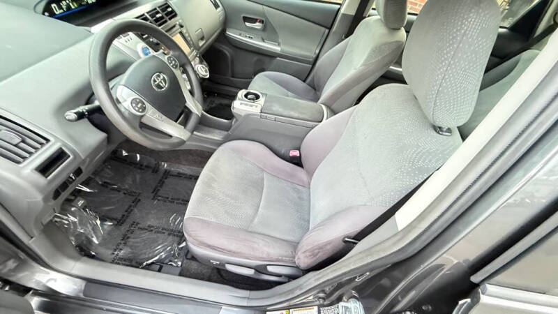 2012 Toyota Prius v Two