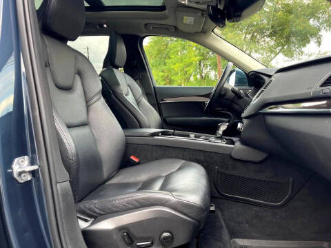 2019 Volvo XC90 T6 Momentum