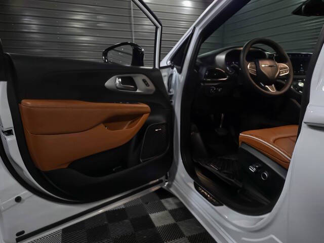 2025 Chrysler Pacifica Plug-In Hybrid Pinnacle