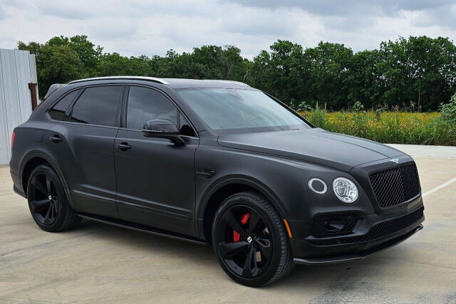 2018 Bentley Bentayga for sale at CAR MARKET AUTO GROUP in Sugar Land, TX