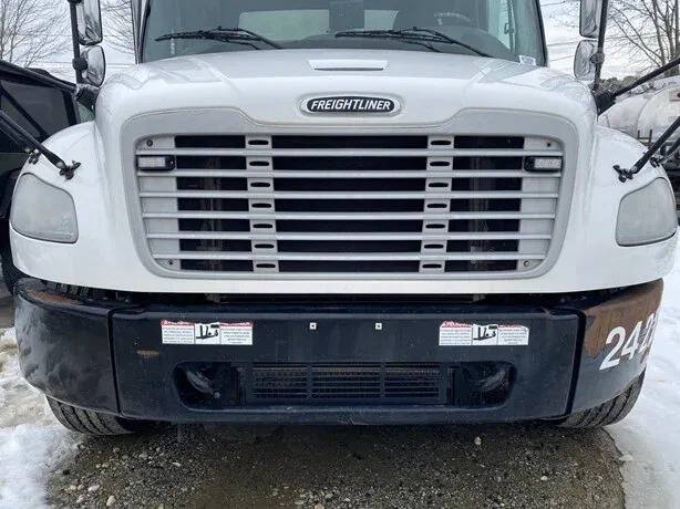 2015 Freightliner M2 106