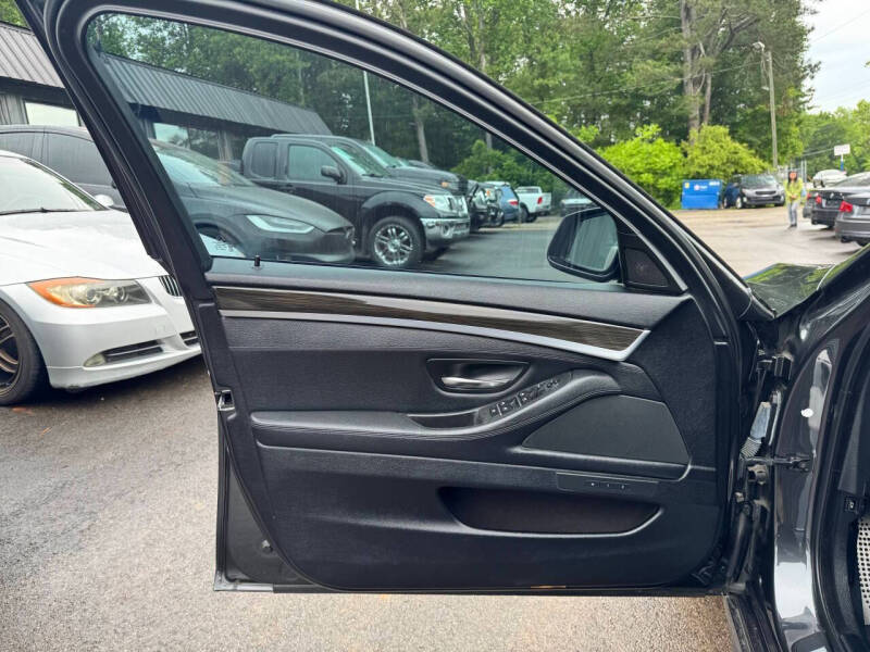 2012 BMW 5 Series 550i