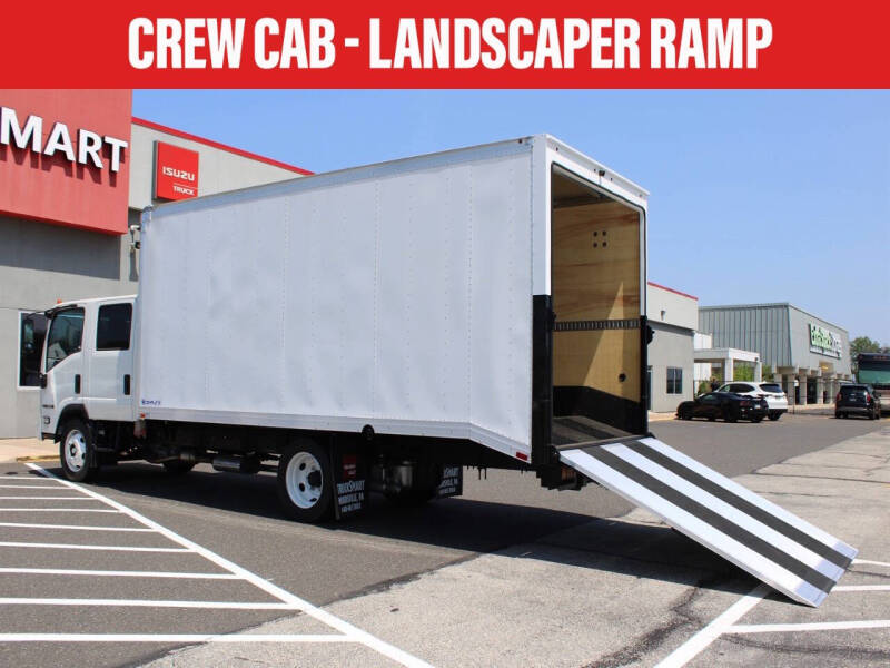 2025 Isuzu NRR's photo