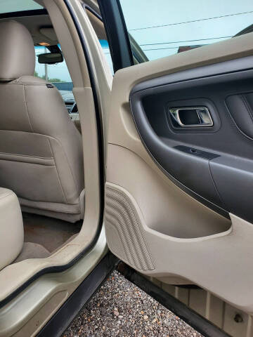 2011 Ford Taurus SEL