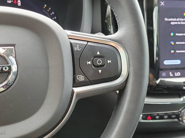 2024 Volvo XC60 B5 Core Dark Theme