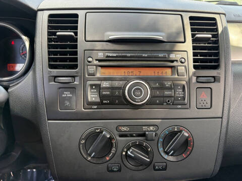 2010 Nissan Versa 1.8 SL