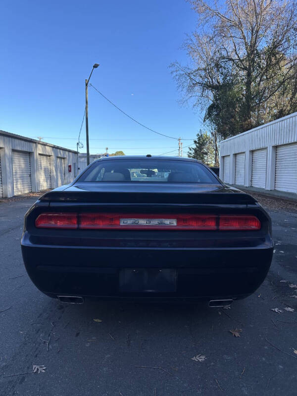 2012 Dodge Challenger SXT