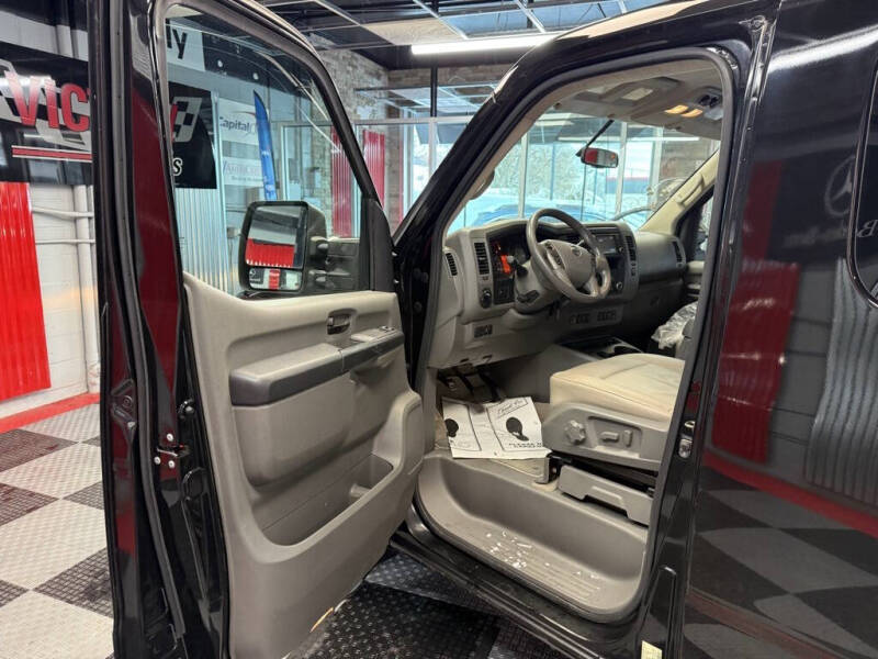 2016 Nissan NV 3500 HD SL