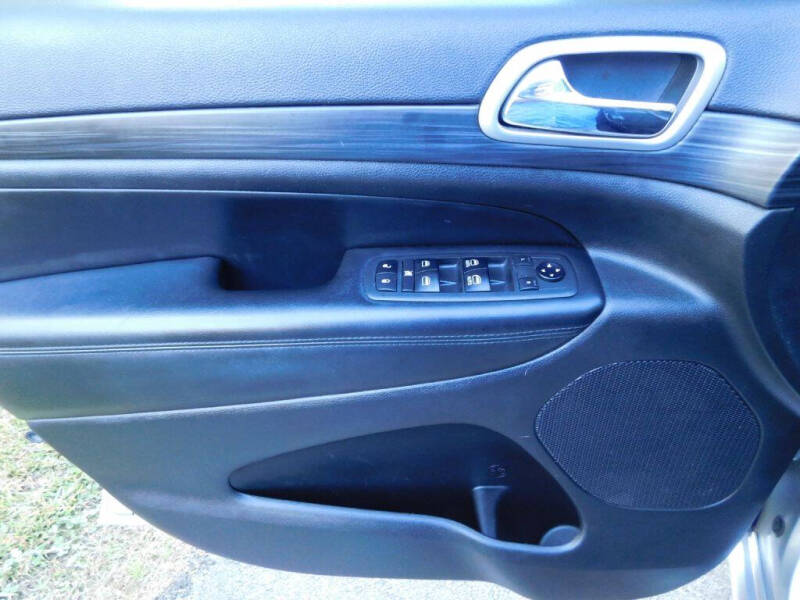 2019 Jeep Grand Cherokee Laredo