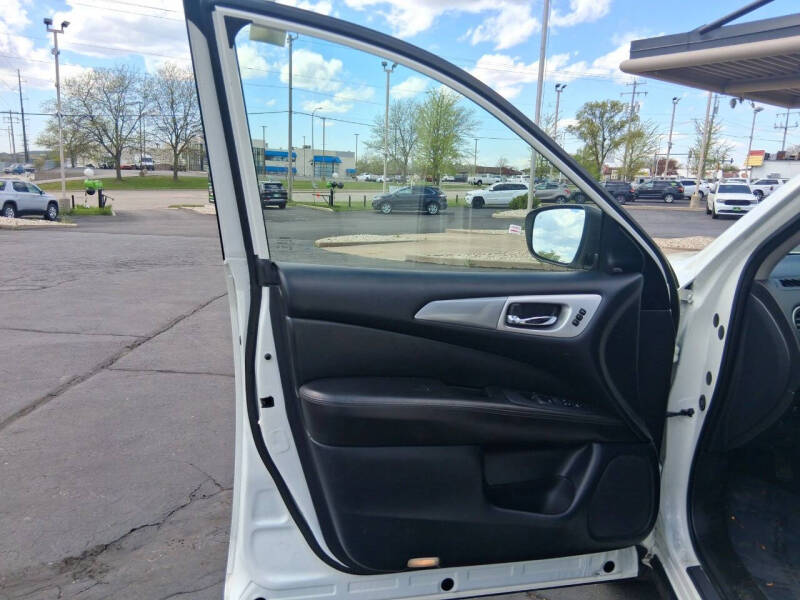 2019 Nissan Pathfinder SL