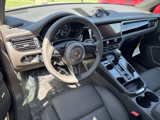 2025 Porsche Macan
