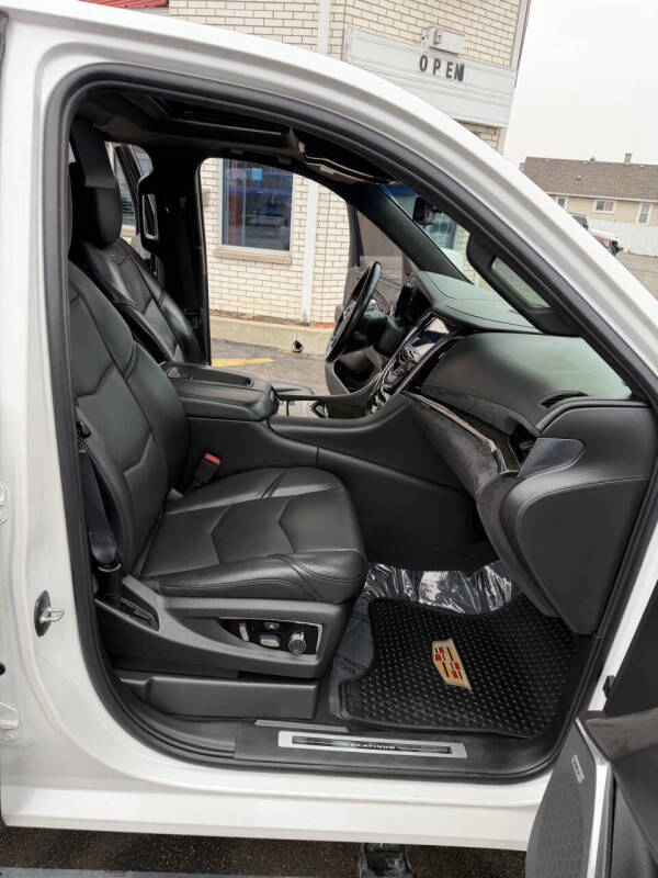 2017 Cadillac Escalade Platinum