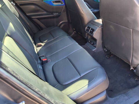 2018 Jaguar F-PACE 25t Premium