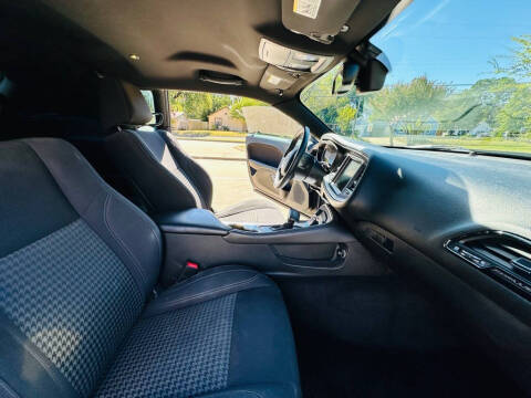 2015 Dodge Challenger SXT