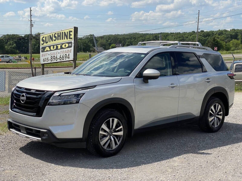 2025 Nissan Pathfinder SL