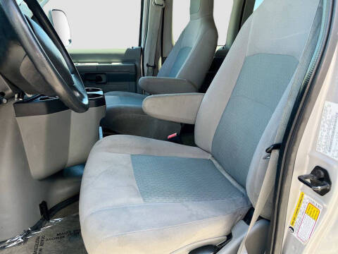 2014 Ford E-Series E-350 SD XLT