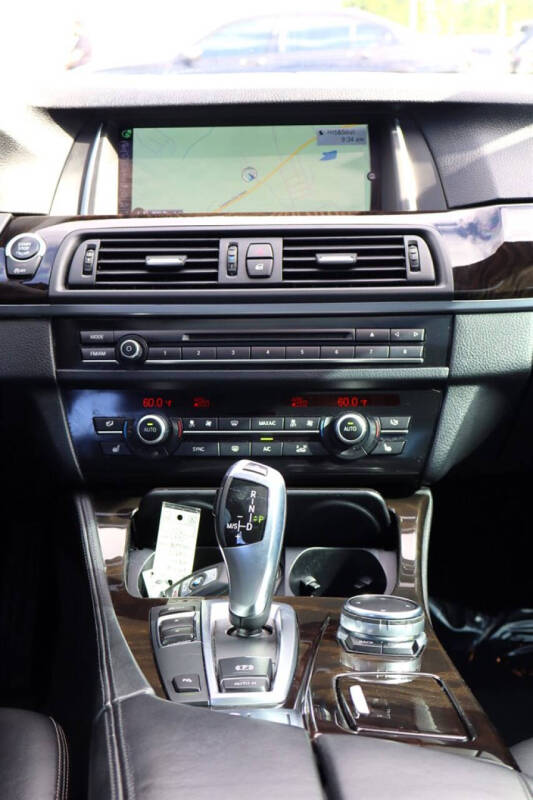 2015 BMW 5 Series 528i