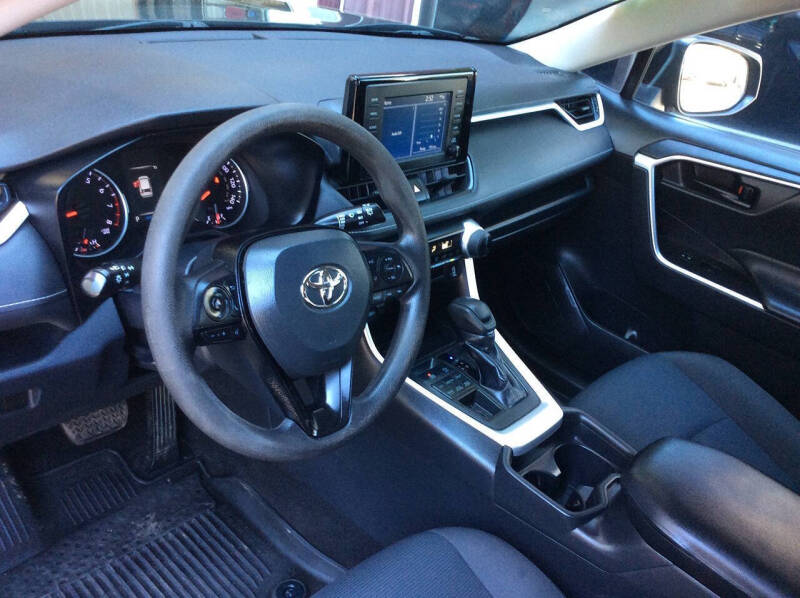 2019 Toyota RAV4 LE
