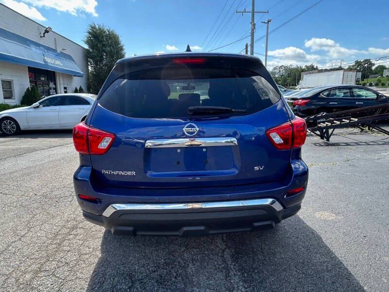 2020 Nissan Pathfinder SV