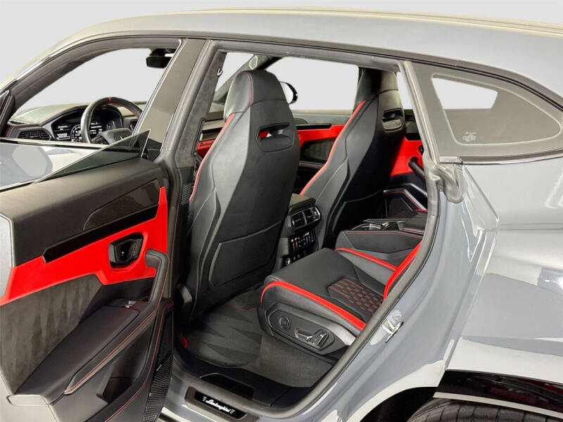 2023 Lamborghini Urus S