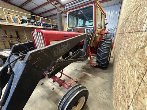 1963 FARMALL 806