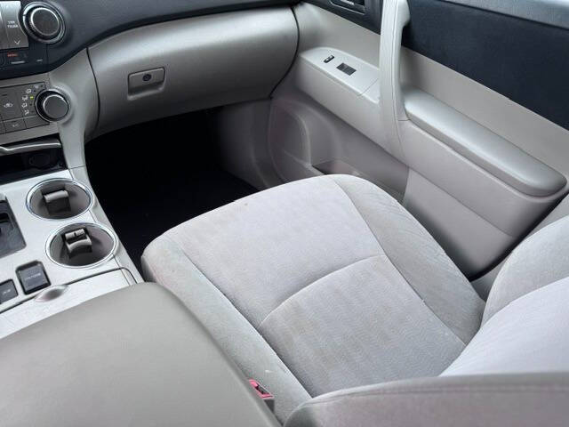2012 Toyota Highlander SE