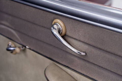 1948 Ford Super Deluxe