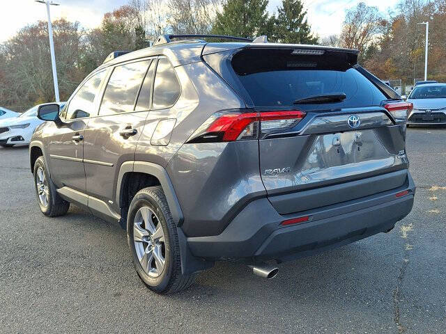 2022 Toyota RAV4 Hybrid XLE