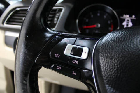 2017 Volkswagen Passat 1.8T R-Line