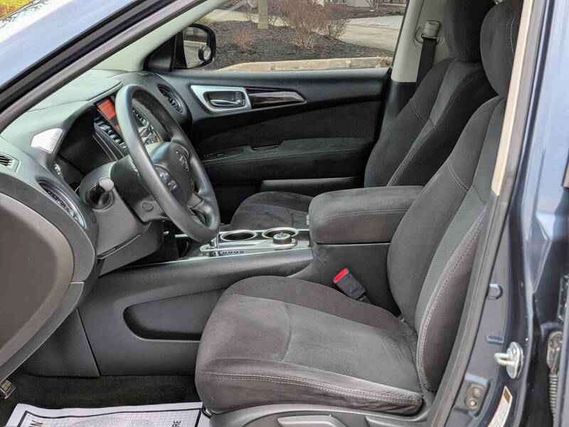 2016 Nissan Pathfinder SV