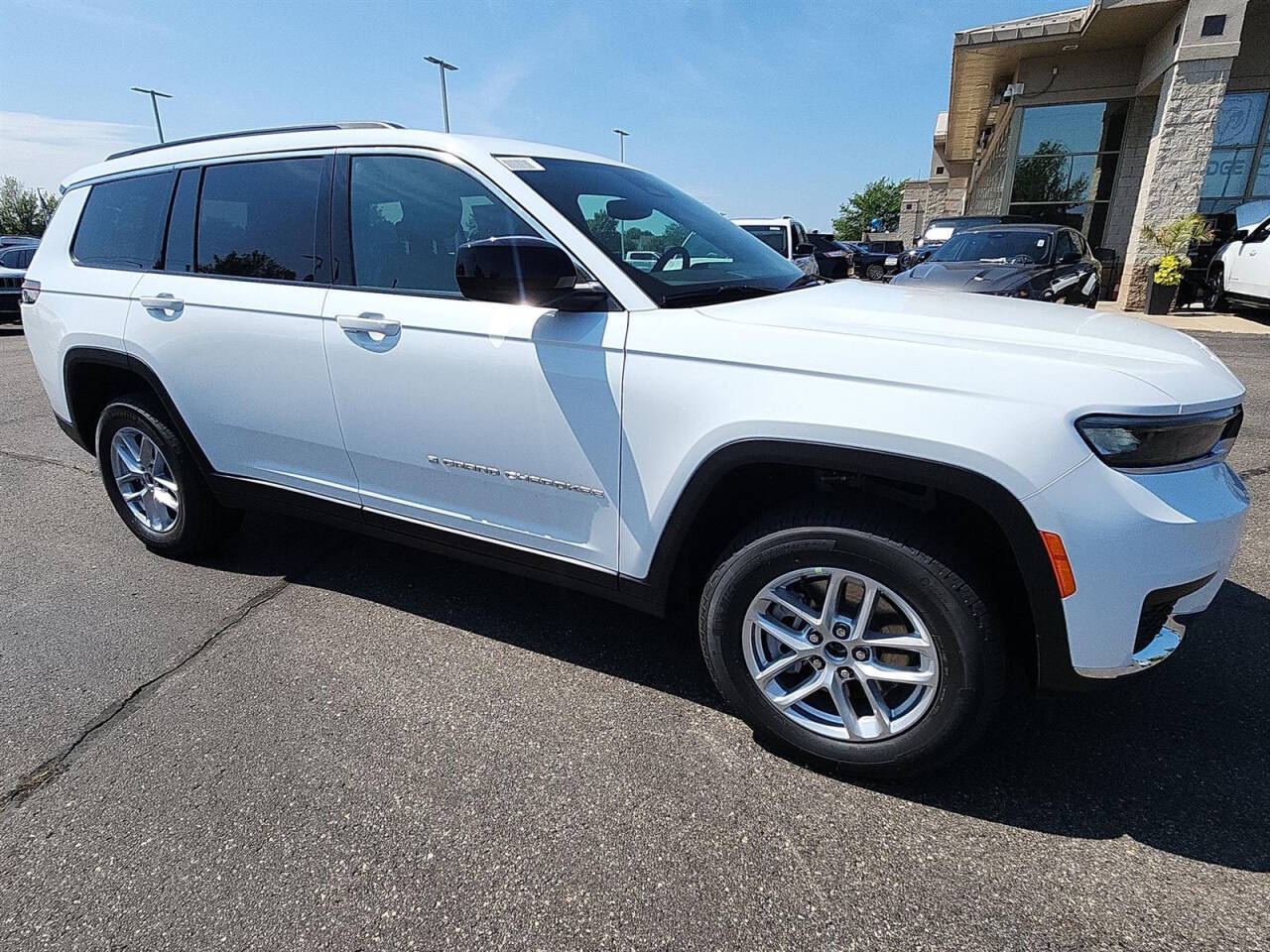 2024 Jeep Grand Cherokee L for sale at Victoria Auto Sales in Victoria, MN