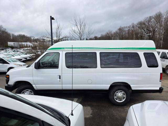 2012 Ford E-Series E-350 SD
