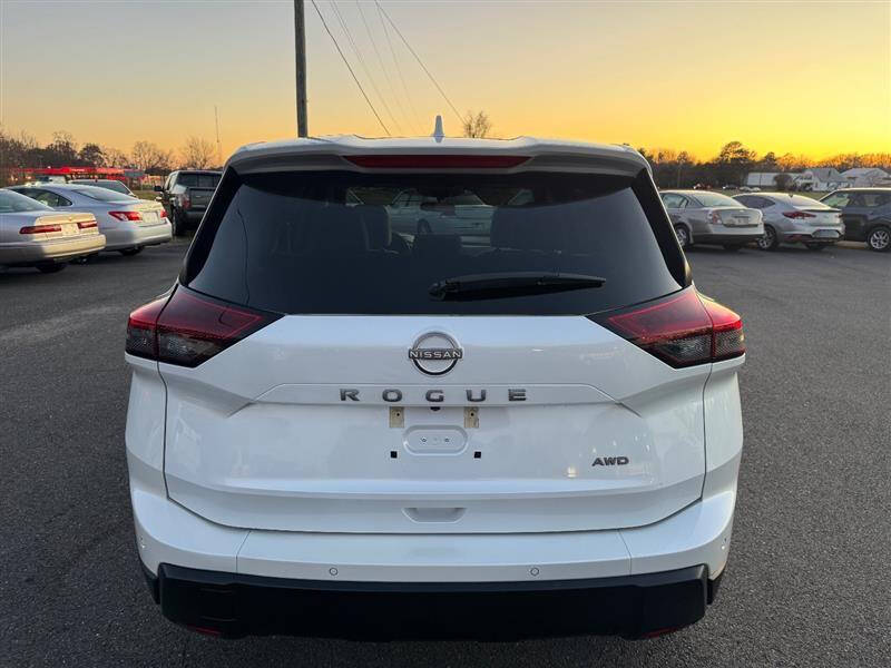 2025 Nissan Rogue SV