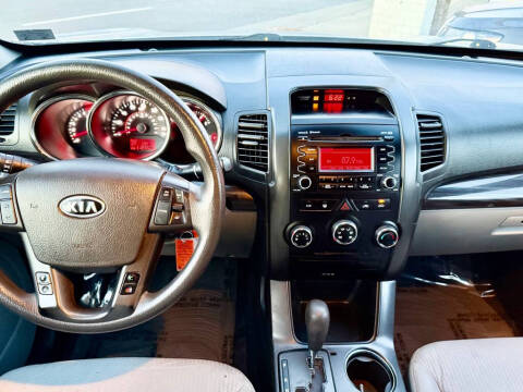 2012 Kia Sorento LX