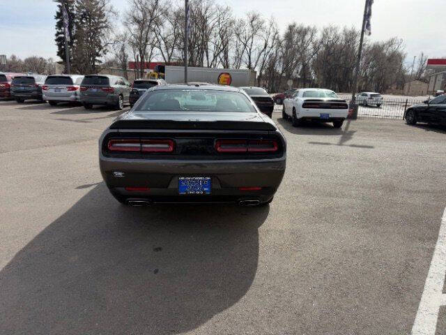 2022 Dodge Challenger SXT