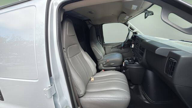2025 Chevrolet Express 2500
